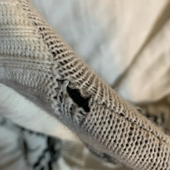 Aztec print cardigan ⭐️ - Picture 4 of 6